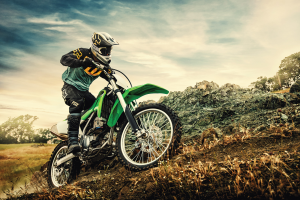 Kawasaki KLX300R รถจักรยานยนต์สไตล์วิบาก Motocross ที่พร้อมลุยในทุกสนาม