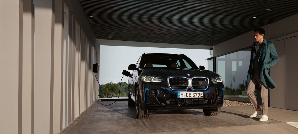 BMW iX3 รถยนต์เอนกประสงค์ SAV พลังงานไฟฟ้า 100% จากแบรนด์ดังสัญชาติเยอรมัน 