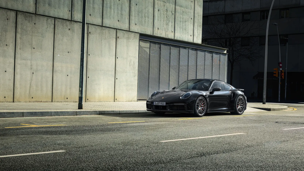 Porsche 911 Turbo รถยนต์ Super Car ที่ได้รับการยอมรับจากผู้ใช้งานทั่วโลกว่าขับดีที่สุดของแบรนด์