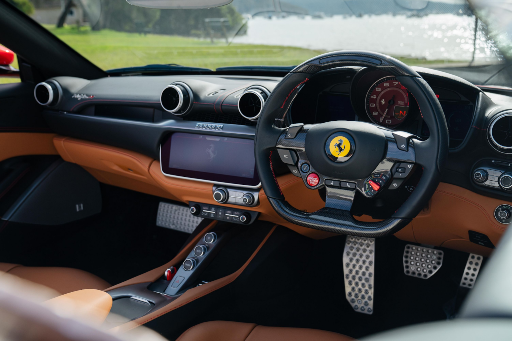 Ferrari Portofino M รถยนต์ Super Car คลาส GT เปิดประทุนเครื่องยนต์วางกลาง รุ่นเริ่มต้นของแบรนด์ กับขุมพลัง 620 แรงม้า 8