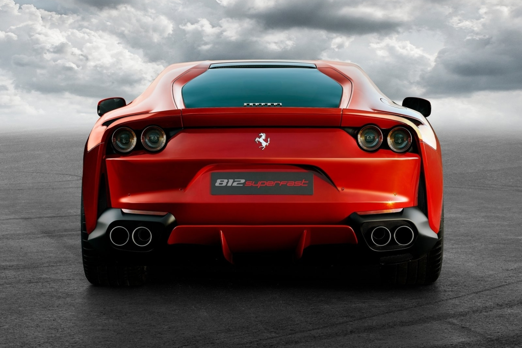 Ferrari 812 Superfast รถยนต์ Super Car เครื่องยนต์เบนซิน V12 วางหน้าคันใหม่ ที่พัฒนามาจากรถรุ่นยอดฮิดของแบรนด์3