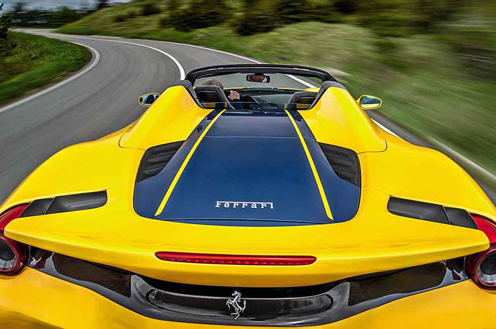 Ferrari 488 Pista Spider รถยนต์ Super Car เปิดประทุนรุ่นที่ดีที่สุดของ Series กับพลังกำลัง 720 แรงม้า ในขุมพลัง V8 ทวินเทอร์โบ13